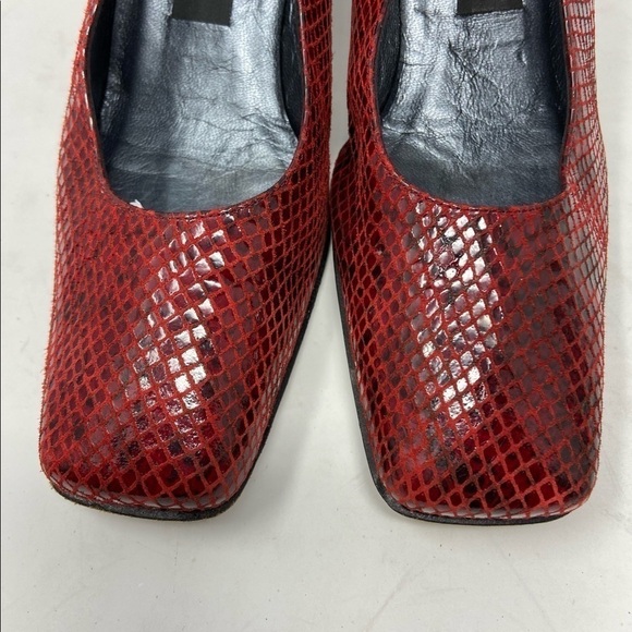 Stuart Weitzman Red And Black Block Heel Pumps, Women’s size 6C - Picture 6 of 13